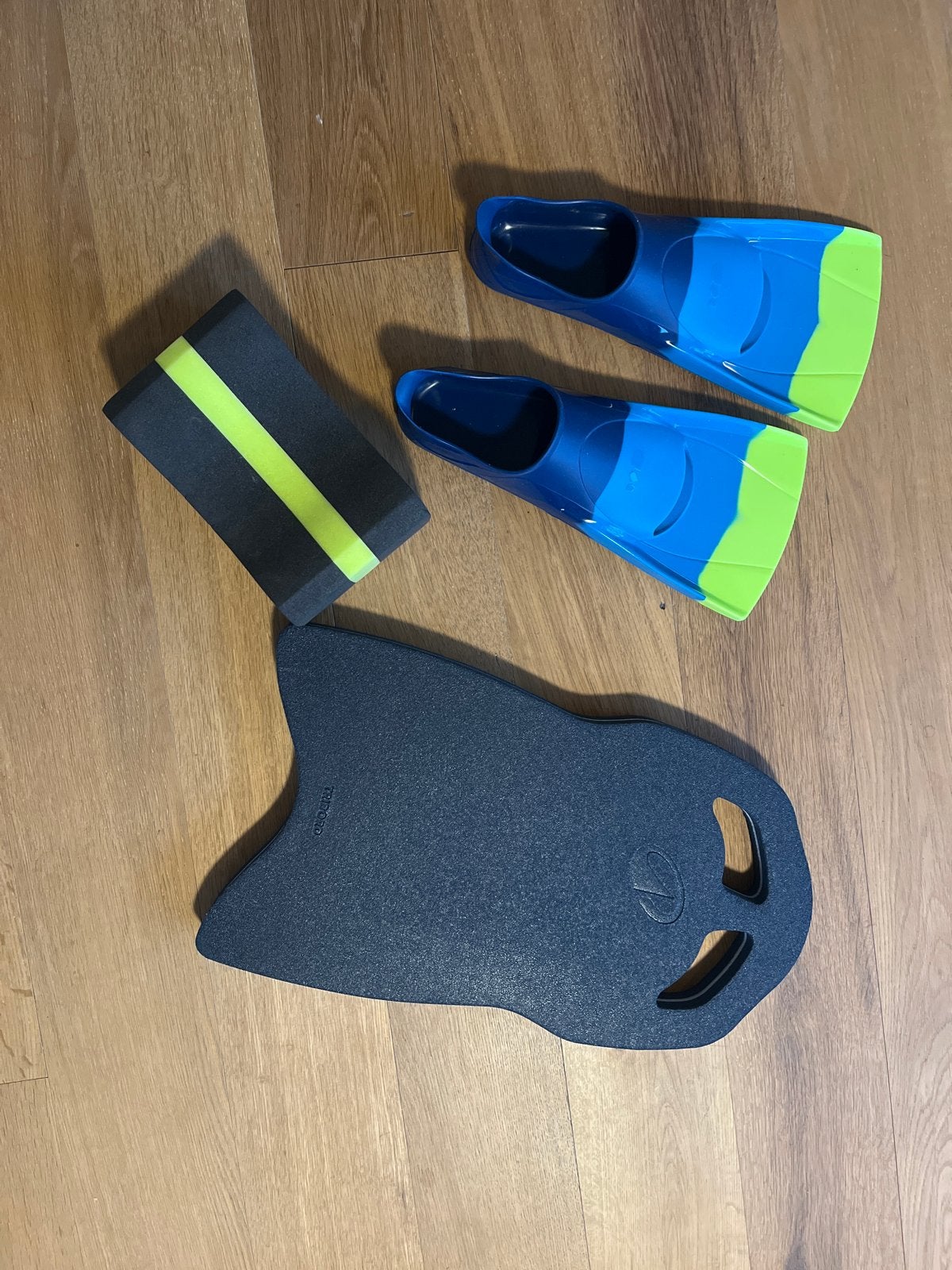 Zwemplank, pull buoy en zwemvliezen (maat 39/40), Sport en Fitness, Ophalen of Verzenden, Gebruikt