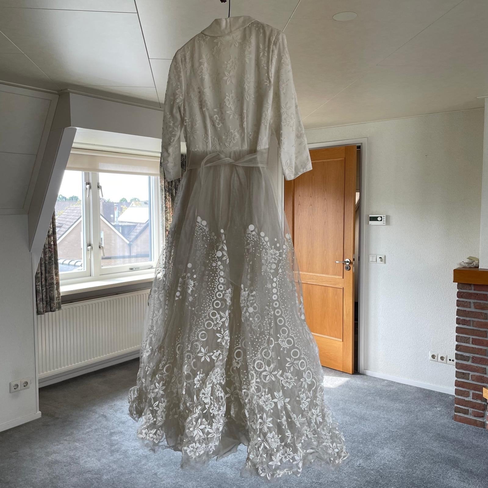 Vintage Trouwjurk uit 1954 - Goede Staat, Kleding | Dames, Trouwkleding en Trouwaccessoires, Ophalen, Zo goed als nieuw, Wit, Trouwjurk