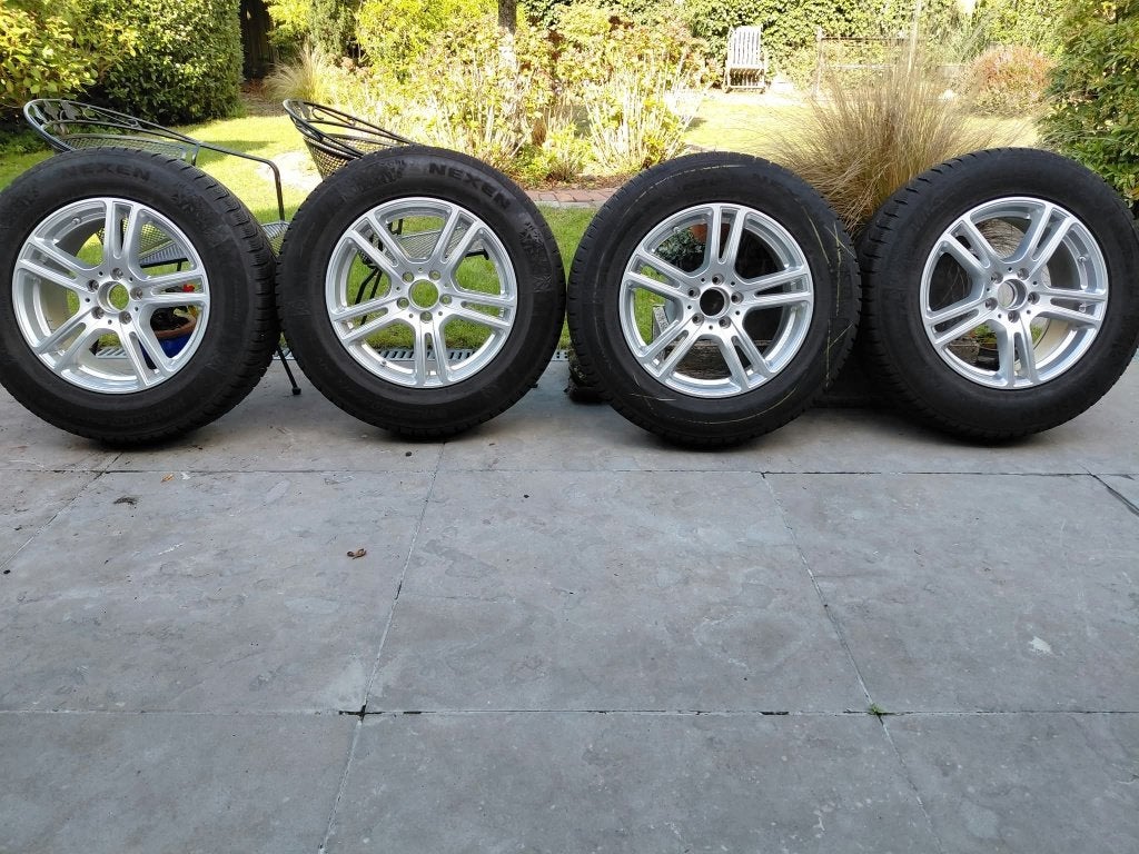 Mercedes GLC NEXEN 235/65R17 108H M+S Winterbanden en Velgen, Ophalen, Gebruikt, Banden en Velgen, 17 inch
