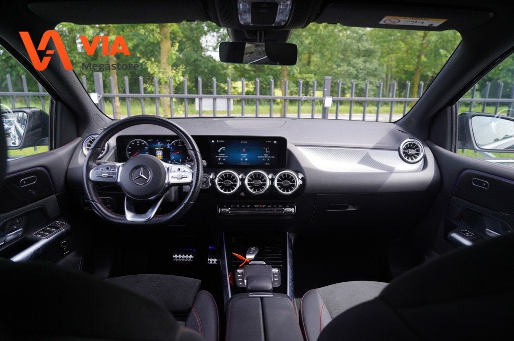 Mercedes-Benz B-Klasse 180 AMG Line | Carbon & Nappa Leder |, 136 pk, Gebruikt, Huisgarantie, 4 cilinders