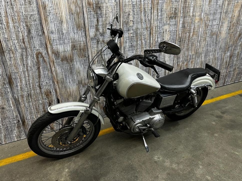 HARLEY-DAVIDSON SPORTSTER XLH 883 HUGGER (bj 2000), 2 cilinders, HARLEY-DAVIDSON, Chopper, Bedrijf