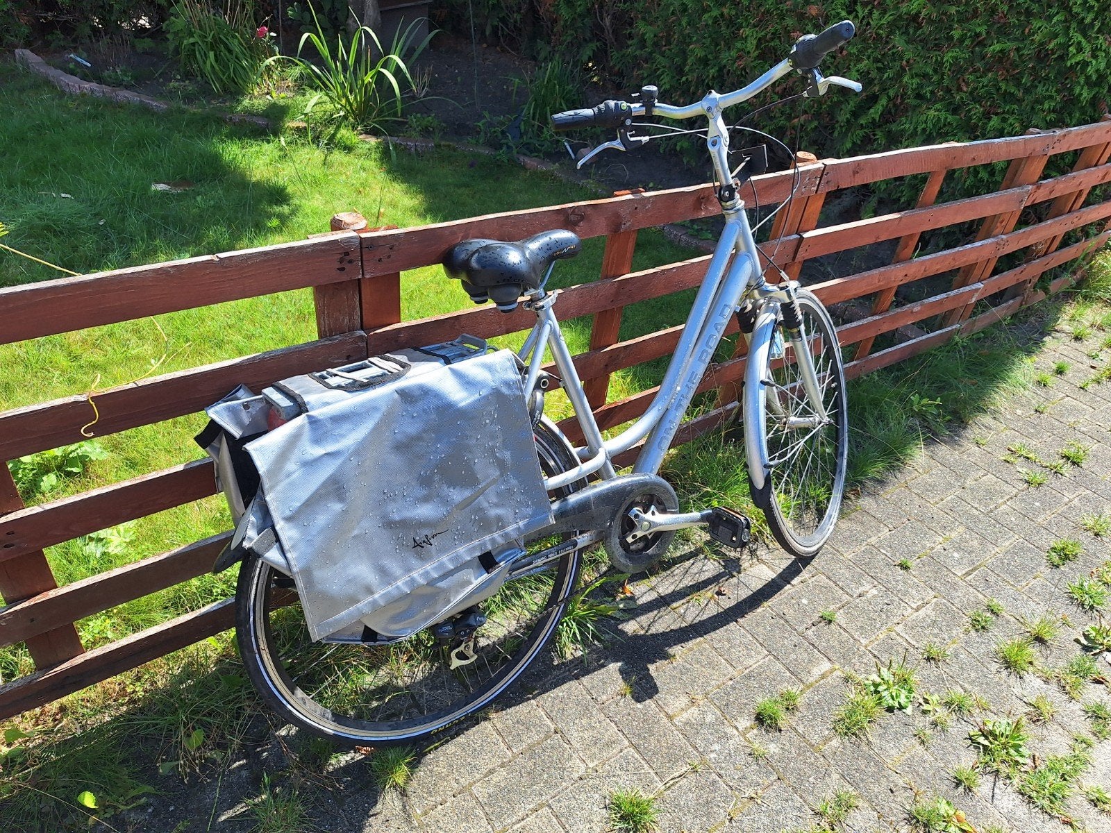 On the Road damesfiets met 21 versnellingen en fietstassen, Fietsen en Brommers, 47 tot 50 cm, Versnellingen, Zo goed als nieuw