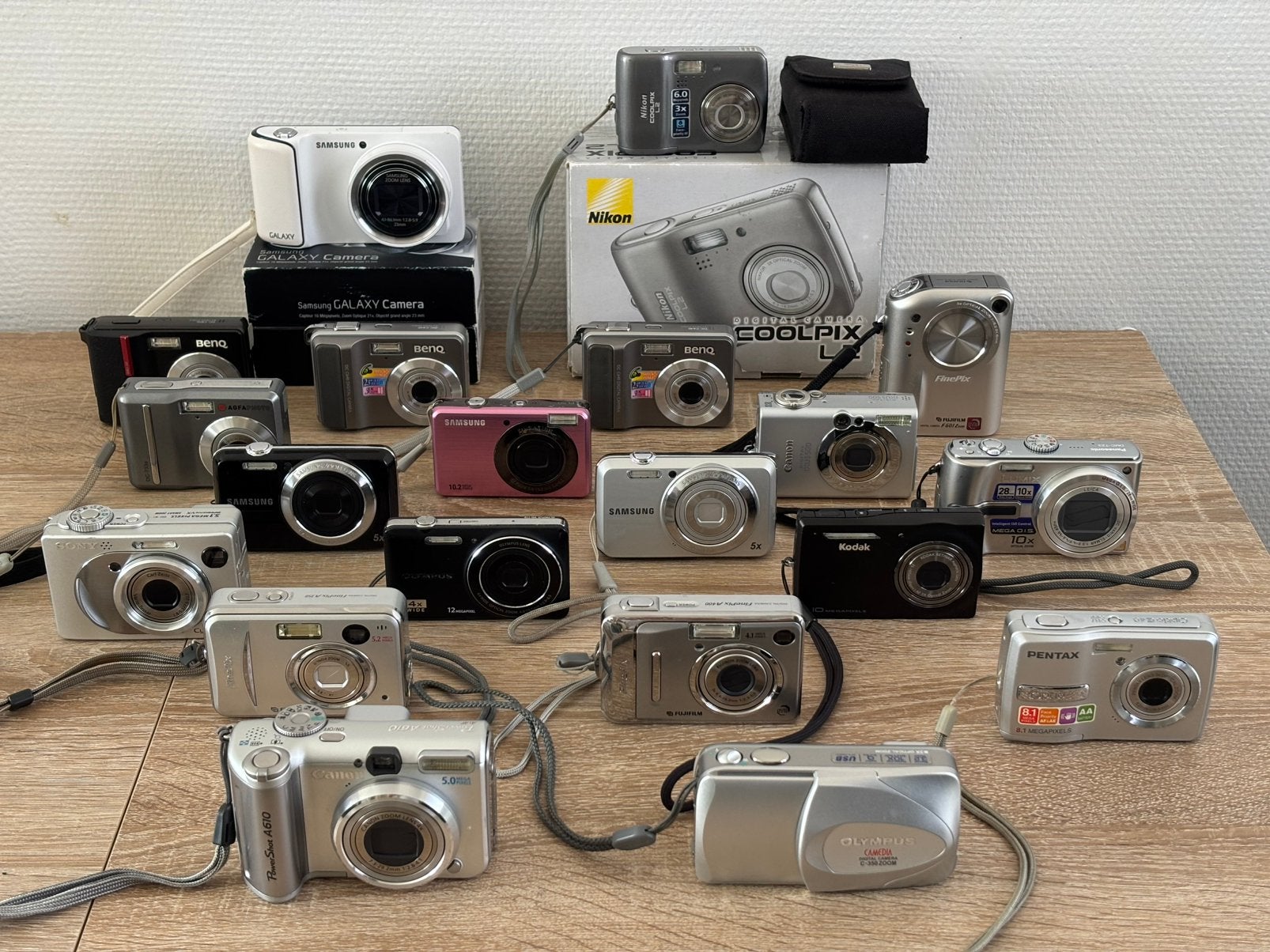 Vintage Digital Fotocameras • ALLE MERKEN, Compact, Ophalen of Verzenden, Zo goed als nieuw, 4 t/m 7 keer
