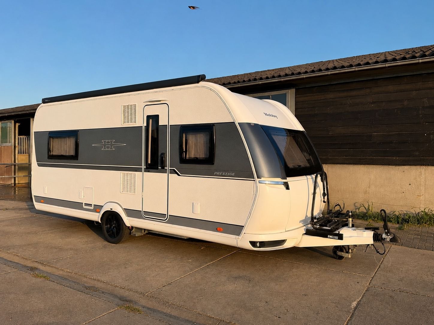 Hobby Prestige 560 LU - LUIFEL,MOVER,VOORTENT,APARTE BEDDEN, Caravans en Kamperen, Rondzit, Bedrijf, 6 tot 7 meter, 1250 - 1500 kg
