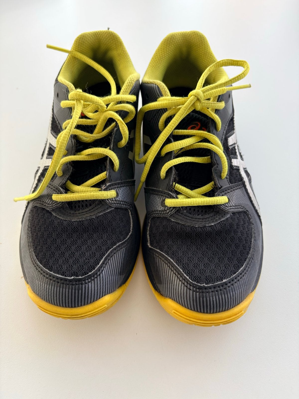 ASICS GEL-TACTIC sportschoenen - Maat 35.5, Ophalen of Verzenden, Gedragen, Zwart, Sportschoenen