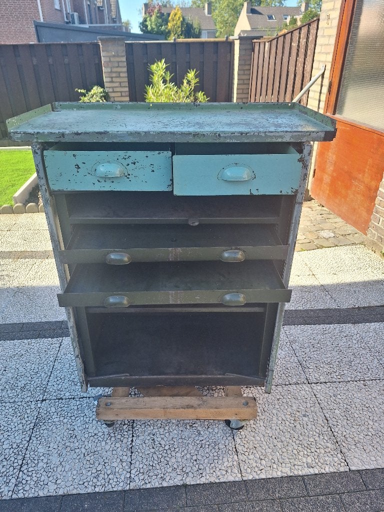 vintage werkplaatskast, Ophalen