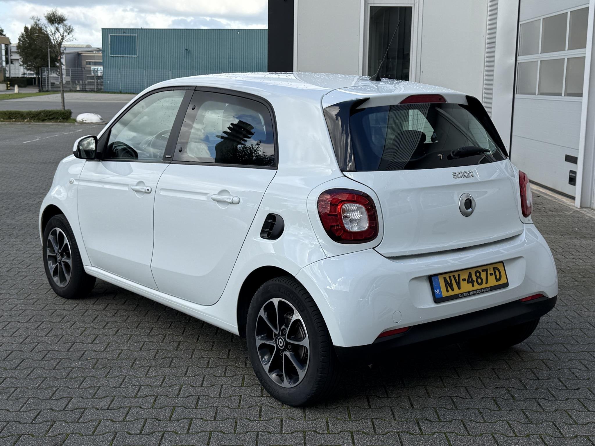 Smart ForFour 1.0 Turbo Passion 1e Eigenaar | Dealer Onderho, Auto's, Automaat, 4 stoelen, Wit, Origineel Nederlands