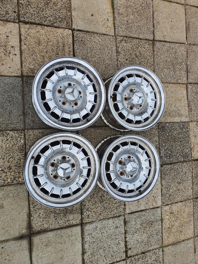 Set van 4 kroonkurk velgen Mercedes, Auto-onderdelen, Ophalen of Verzenden, Gebruikt