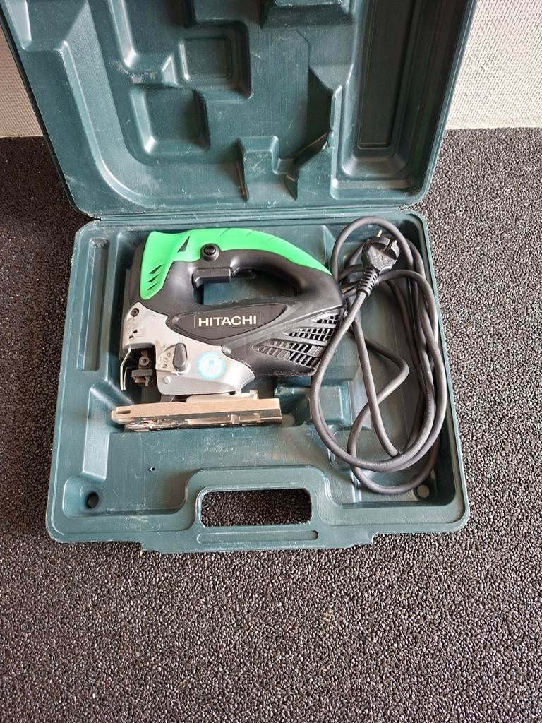 Hitachi Decoupeerzaag in Koffer - Krachtig en Betrouwbaar, Gebruikt, Decoupeerzaag, 600 tot 1200 watt, Ophalen of Verzenden