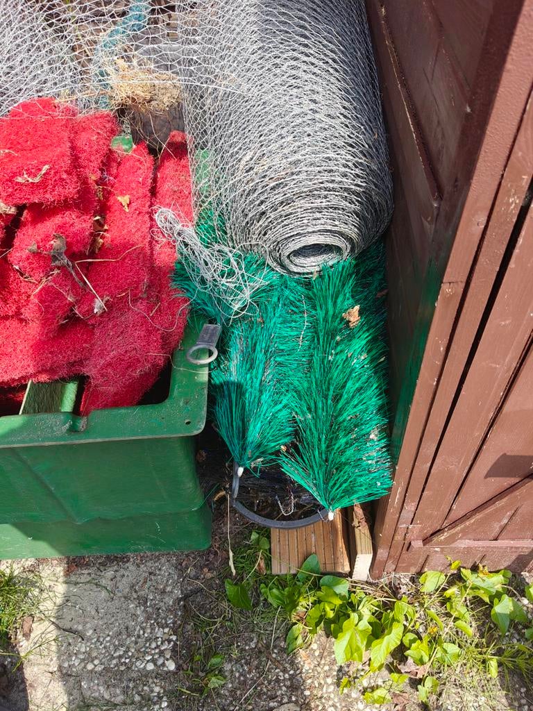 Diverse filtermaterialen en borstels voor vijverfilter bakke, Tuin en Terras, Vijver-toebehoren, Ophalen of Verzenden, Gebruikt