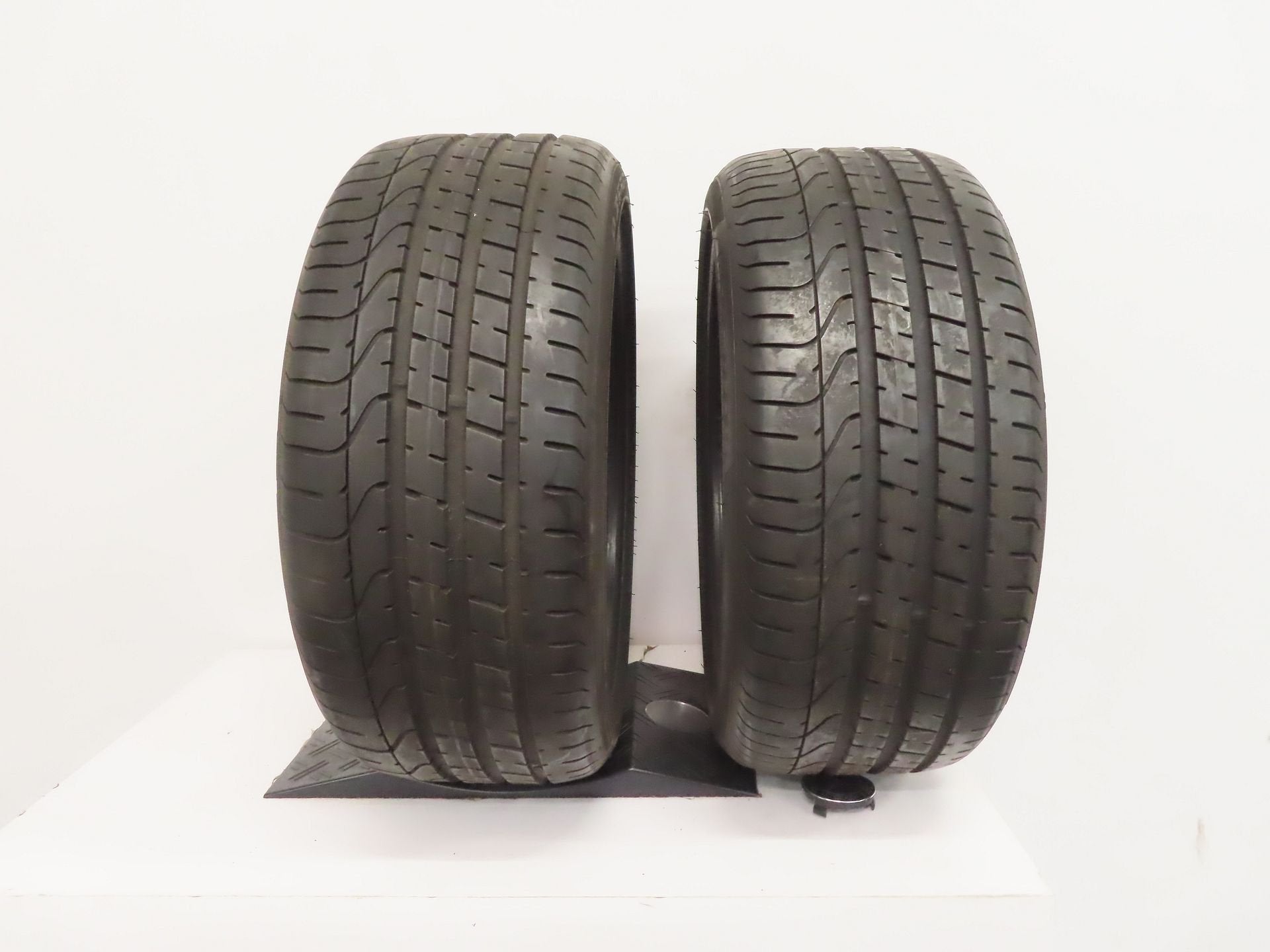 Zomerbanden Pirelli p zero 255 35 19 inch 2 stuks 7 mm, 19 inch, Gebruikt, 255 mm, -