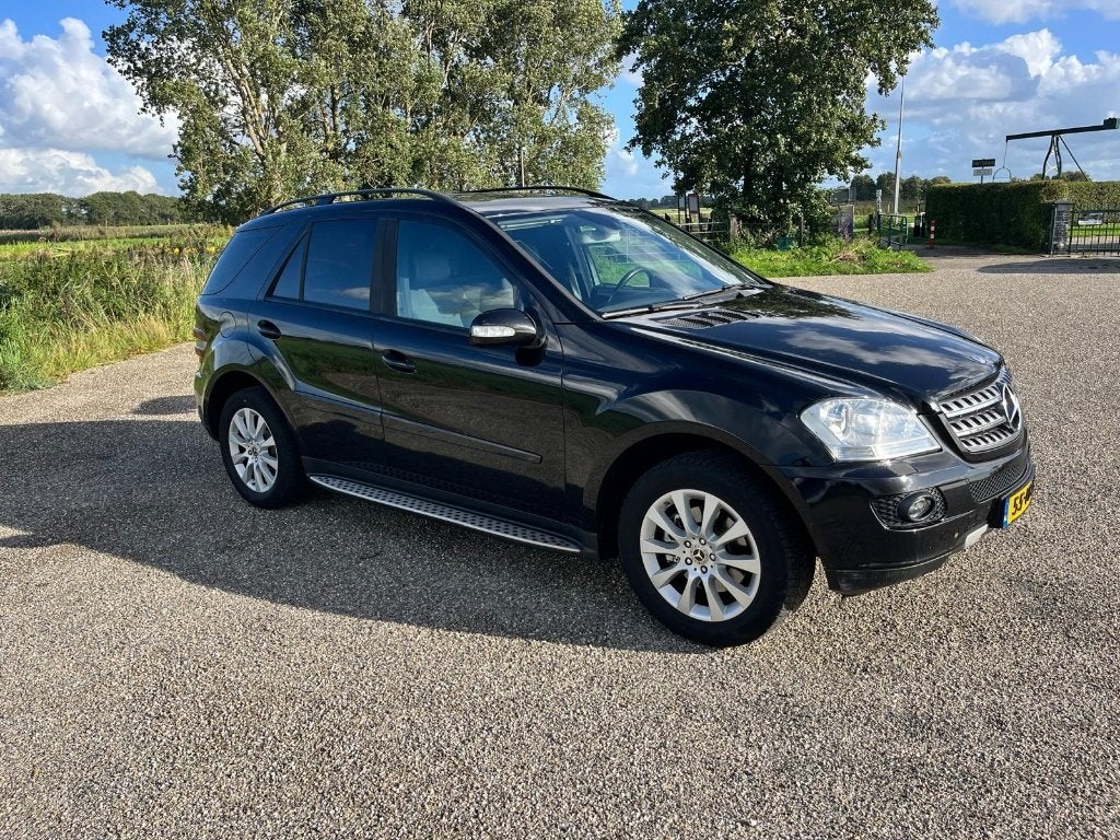 MERCEDES-BENZ ML 320 CDF 4-MATIC VOLLE AUTO GRIJS KENTEKEN, Auto's, Automaat, Stof, Bedrijf, Diesel