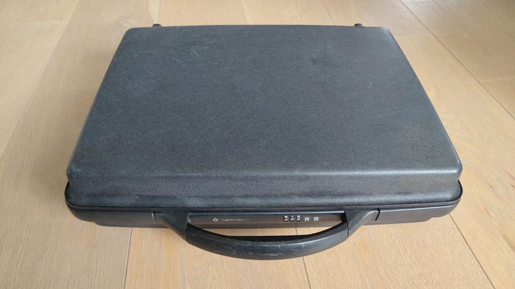 Samsonite Attachékoffer Zwart met Cijferslot, Sieraden, Tassen en Uiterlijk, Koffers, Gebruikt, Hard kunststof, 50 tot 60 cm, 35 tot 45 cm