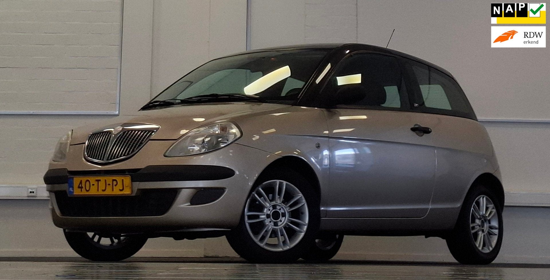 Lancia Ypsilon 1.2-16V MomoDesign 16-09-2027 APK Airco Garan, Auto's, Voorwielaandrijving, Stof, Gebruikt, Beige