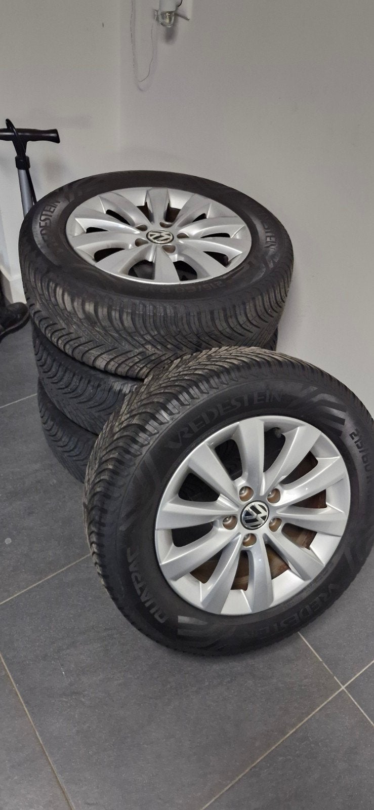 VW Beetle 5c velgen met Vredestein Quatrac 215/60 R16, Ophalen, 16 inch, Banden en Velgen, All Season