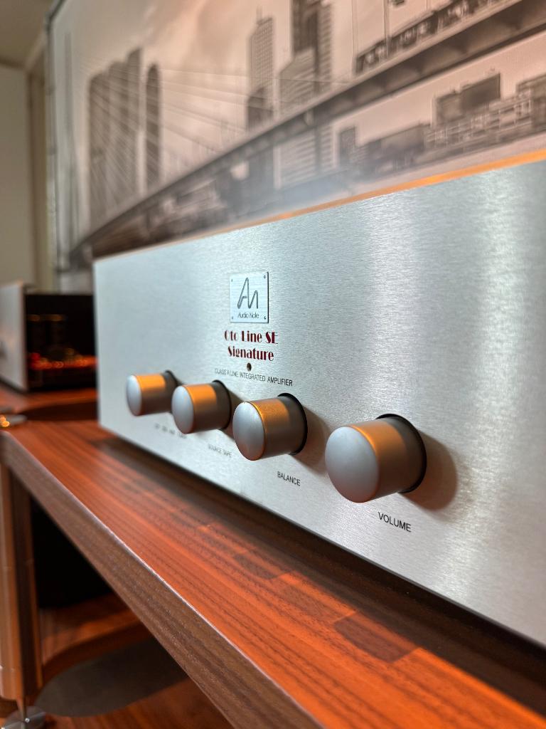 Audio Note Oto SE Signature, Versterker, Audio Note (UK) Ltd, Viscount House, Units C, D & E, Star Road, Star Trading Estate, Partridge Green, West Sussex, RH13 8RA United Kingdom