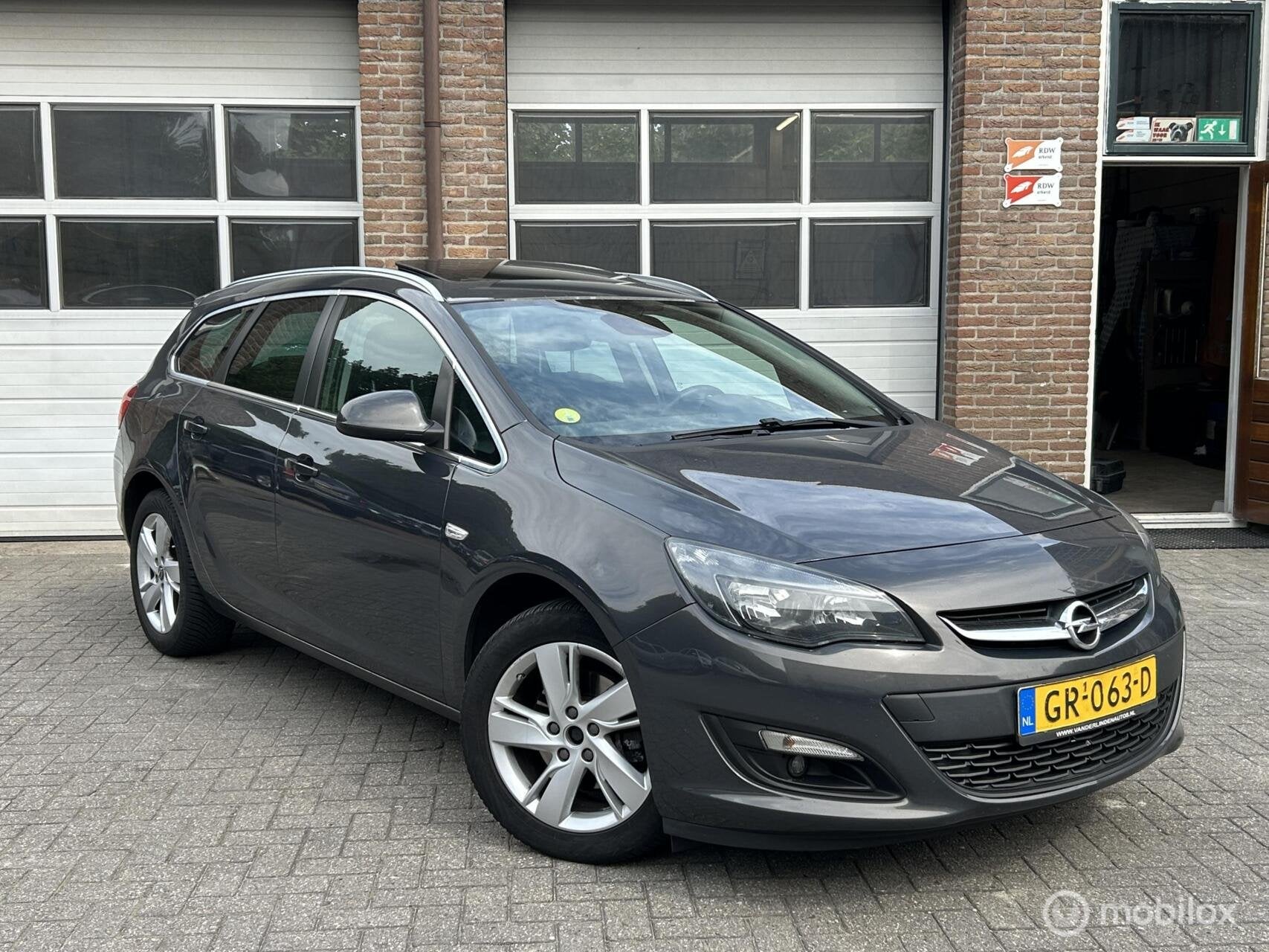 Opel Astra Sports Tourer 1.6 CDTi Business + | Prijs EX BPM, Auto's, Opel, Voorwielaandrijving, Gebruikt, 4 cilinders, Origineel Nederlands