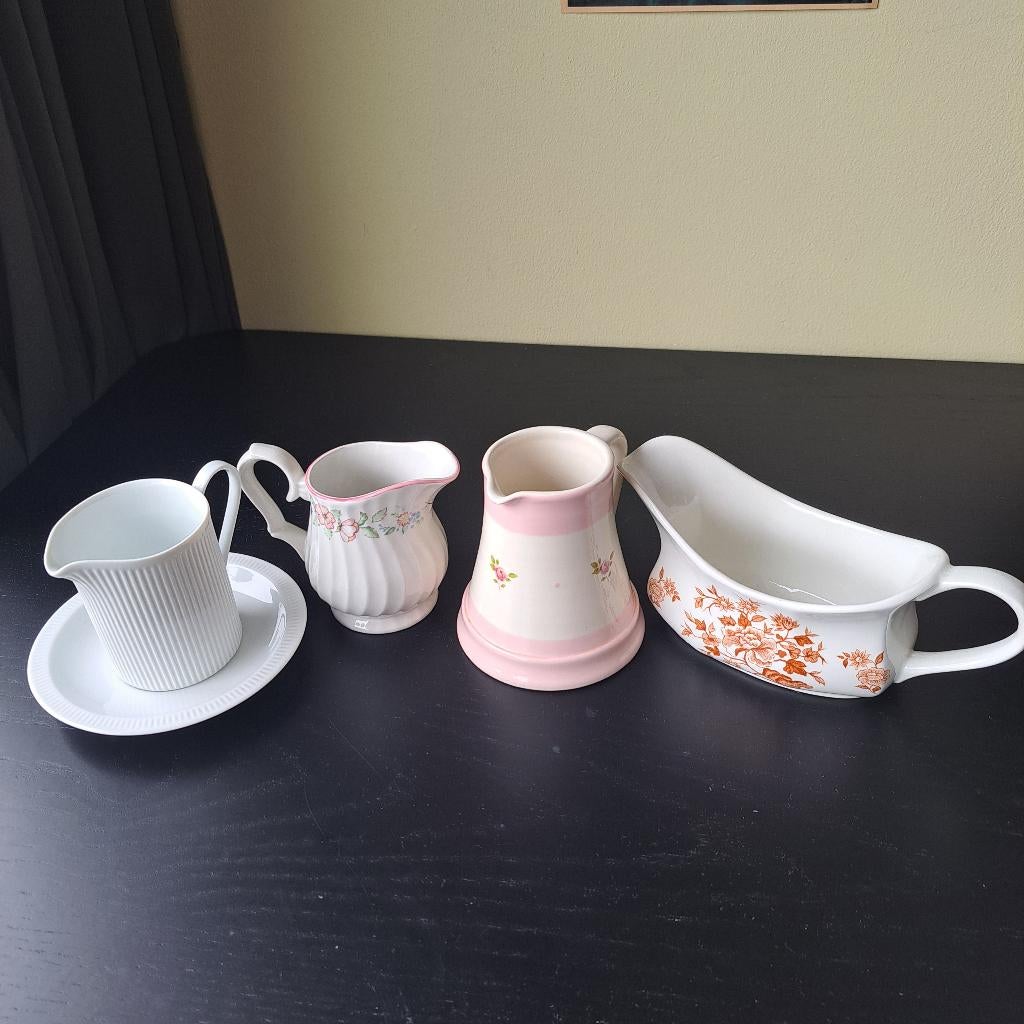 Melk kan, Ophalen of Verzenden, Overige stijlen, Porselein, Schaal of Schalen