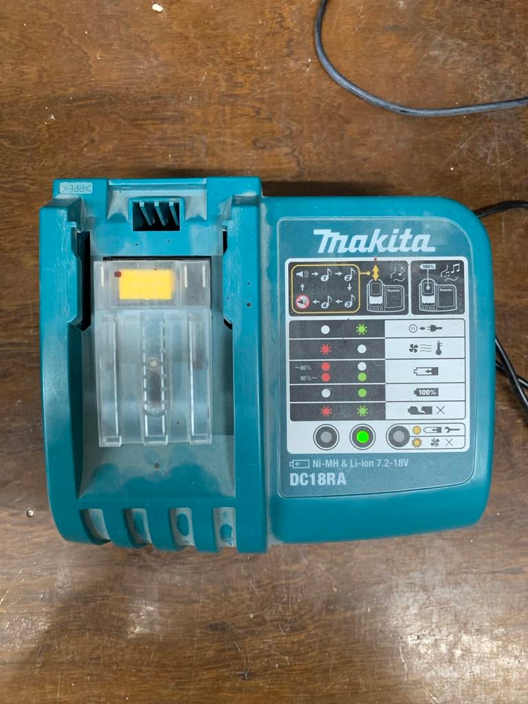 Makita DC18RA Snellader voor 7.2V-18V Li-ion/Ni-MH accu's, Ophalen of Verzenden, Gebruikt