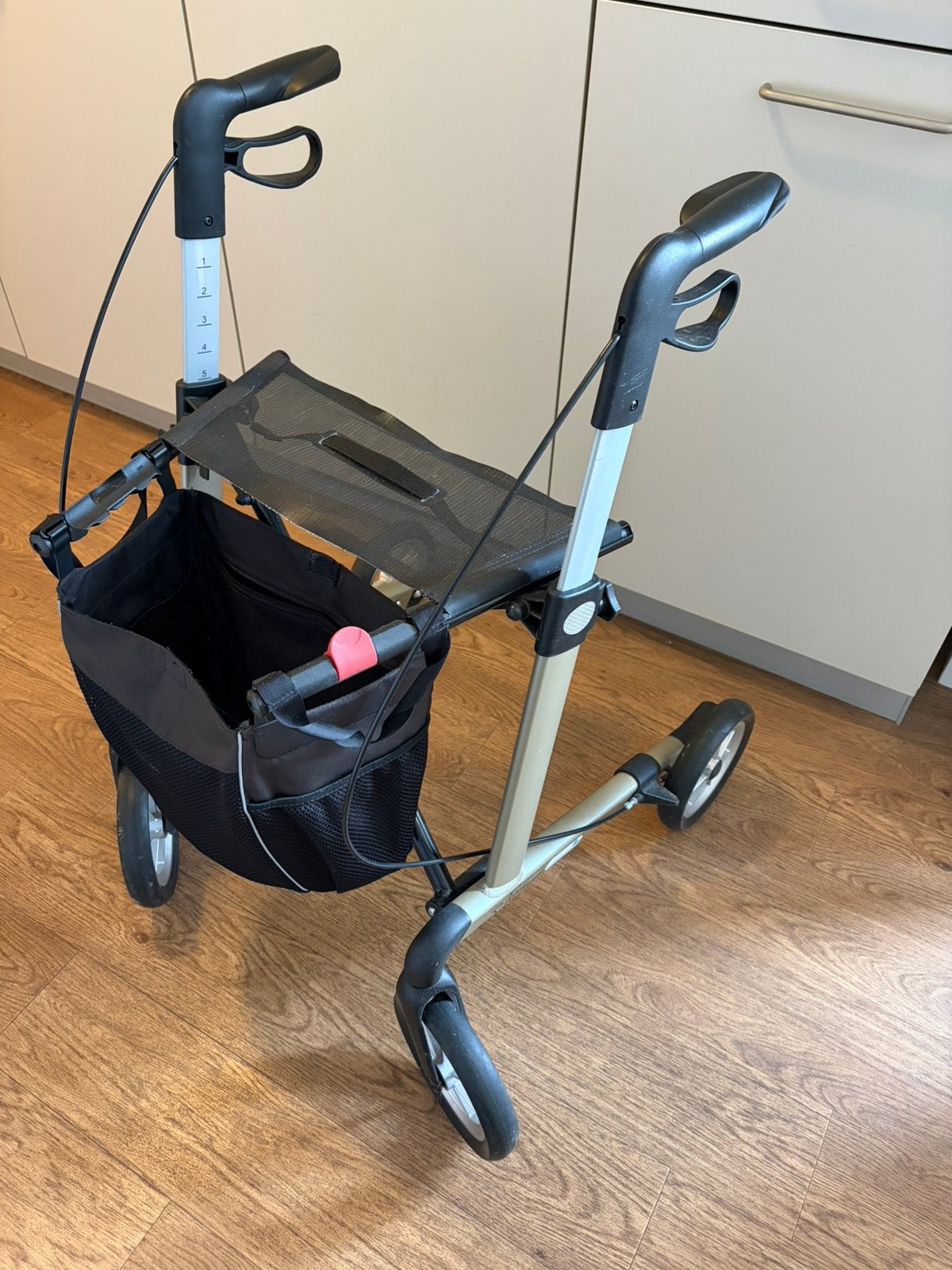 Rollator Rehasense Server lichtgewicht, Ophalen, Lichtgewicht, Gebruikt