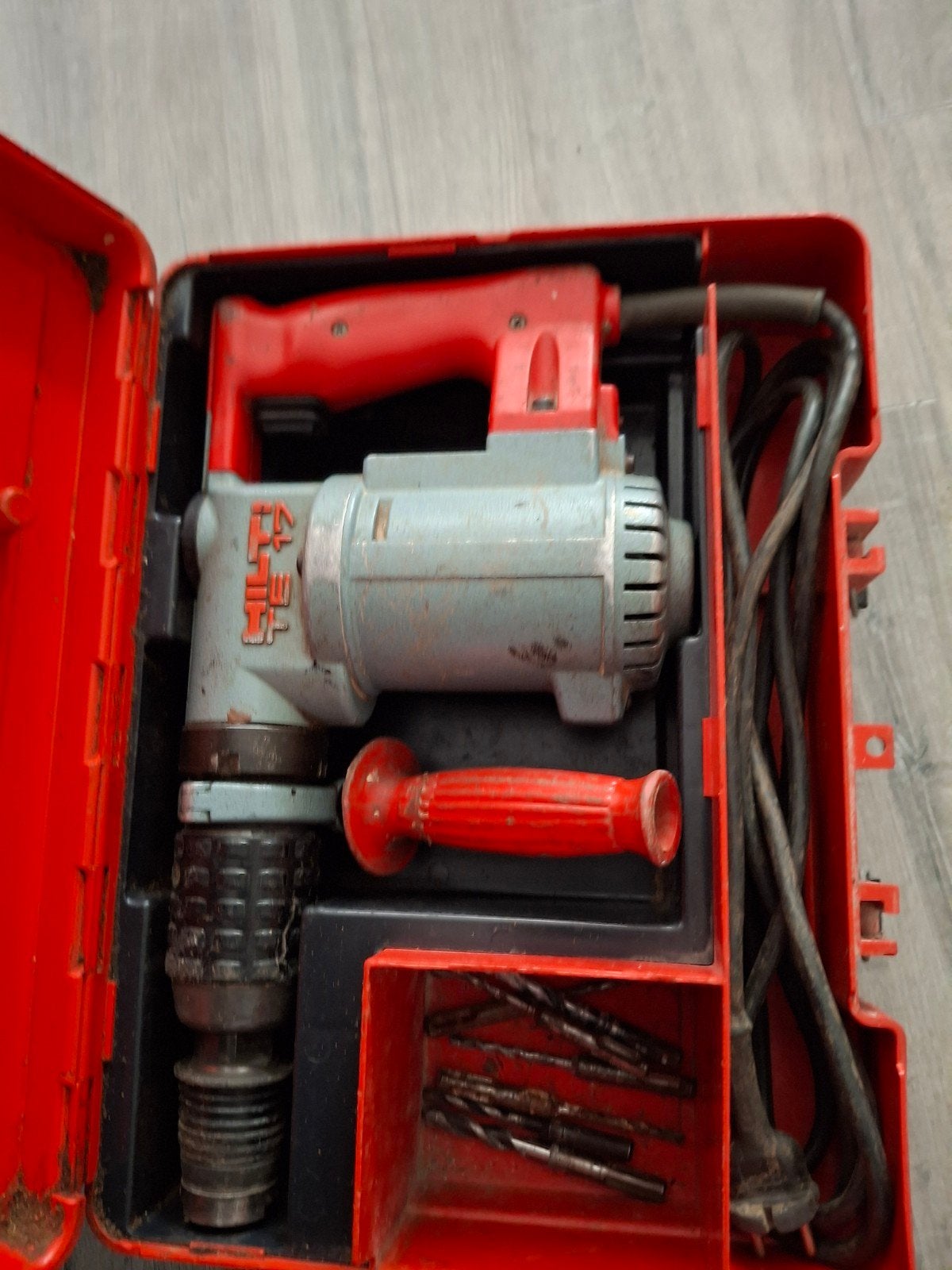 Hilti TE 10 Boorhamer in koffer met boren, Doe-het-zelf en Verbouw, Ophalen, Boor- en/of Breekhamer, Klopboormechanisme, Gebruikt