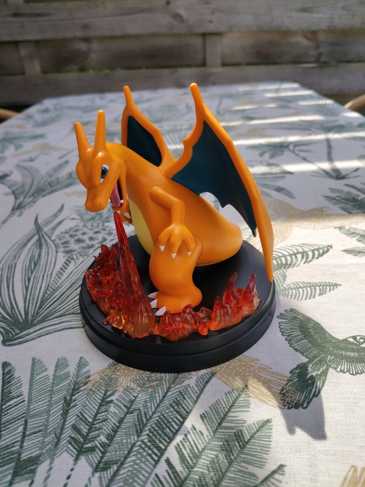 Charizard Pokémon Figuur - Vuurspuwende Actie, Ophalen of Verzenden, Zo goed als nieuw