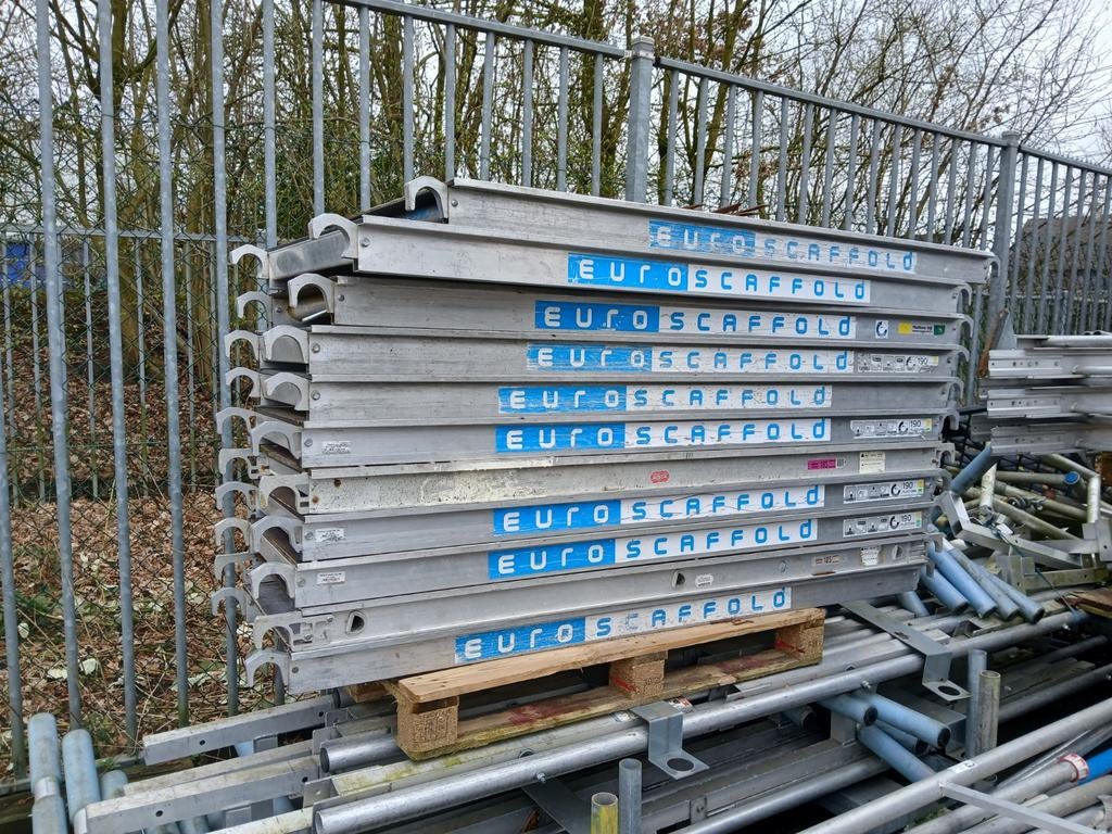 Kamersteiger vloeren diverse merken Altrex Euroscaffold ASC, Doe-het-zelf en Verbouw, Steigers, Ophalen, Rolsteiger of Kamersteiger