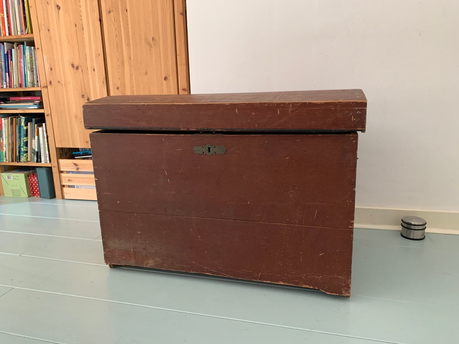 Oude verkleedkist / dekenkist, Huis en Inrichting, Woonaccessoires | Kisten, Ophalen, 50 – 75, Gebruikt, 50 tot 100 cm