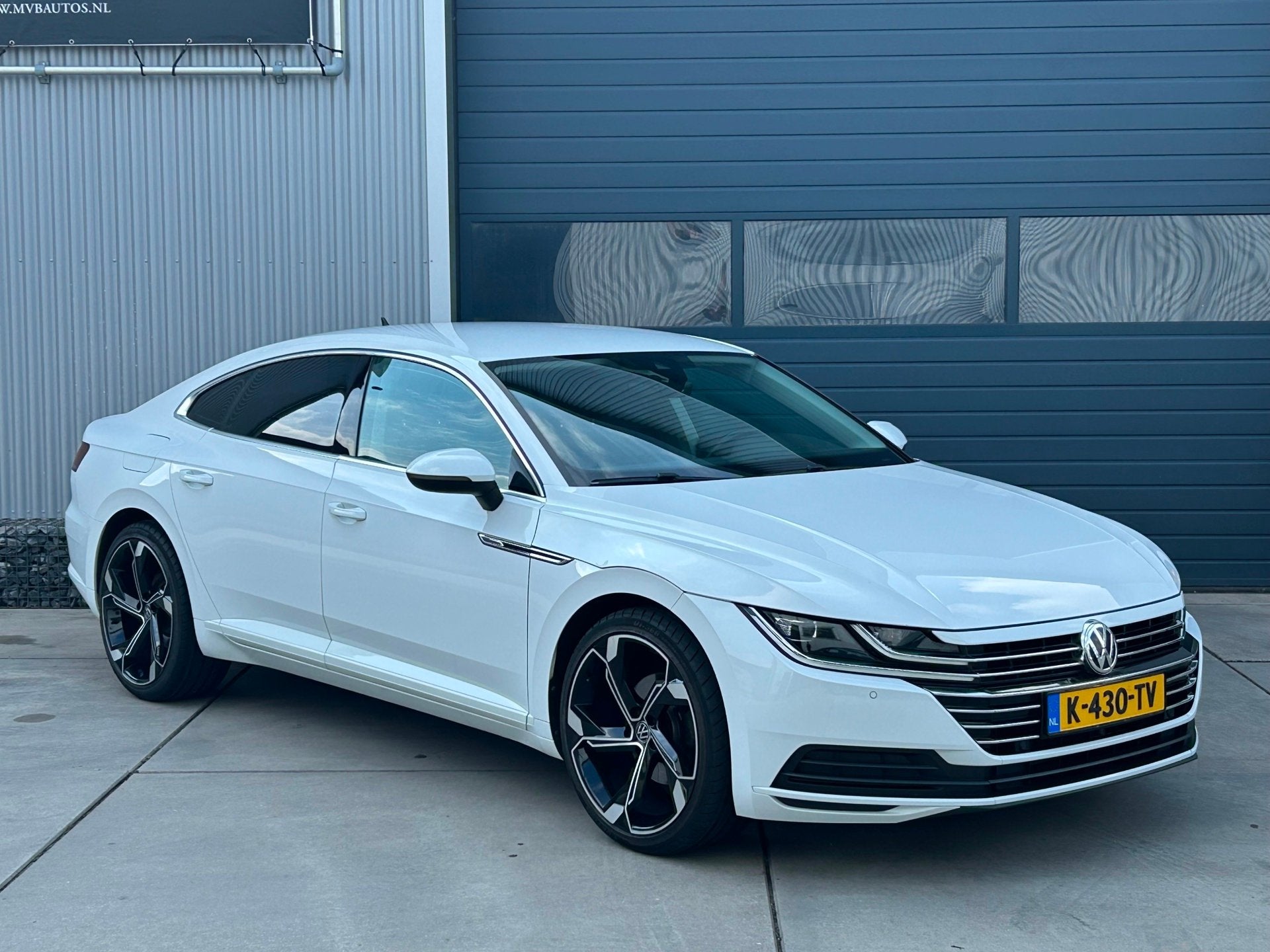 Volkswagen Arteon 1.5 TSI Business R line, Clima, Navi, Crui, Arteon, 4 cilinders, 150 pk, Wit