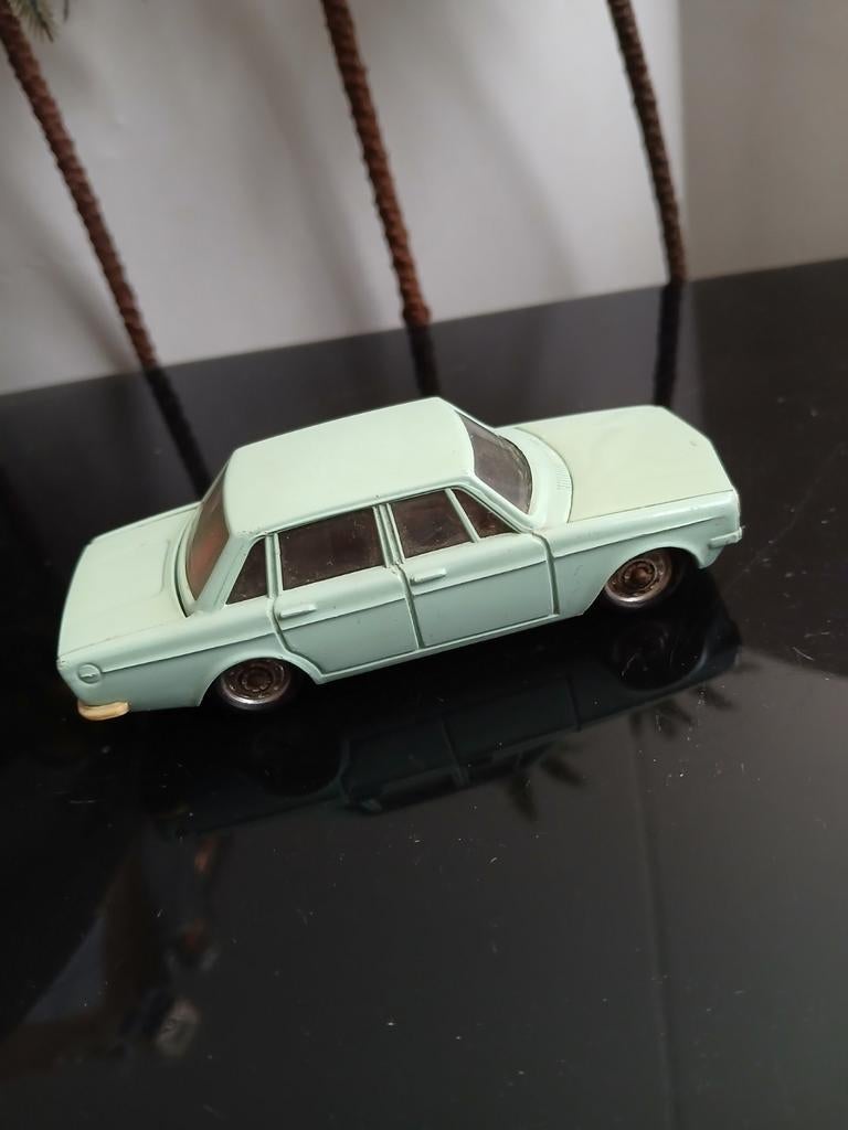Volvo 144. Minialuxe 1:43, mist voorbumper, Hobby en Vrije tijd, Modelauto's | 1:43, Ophalen of Verzenden, Gebruikt, Auto, Overige merken