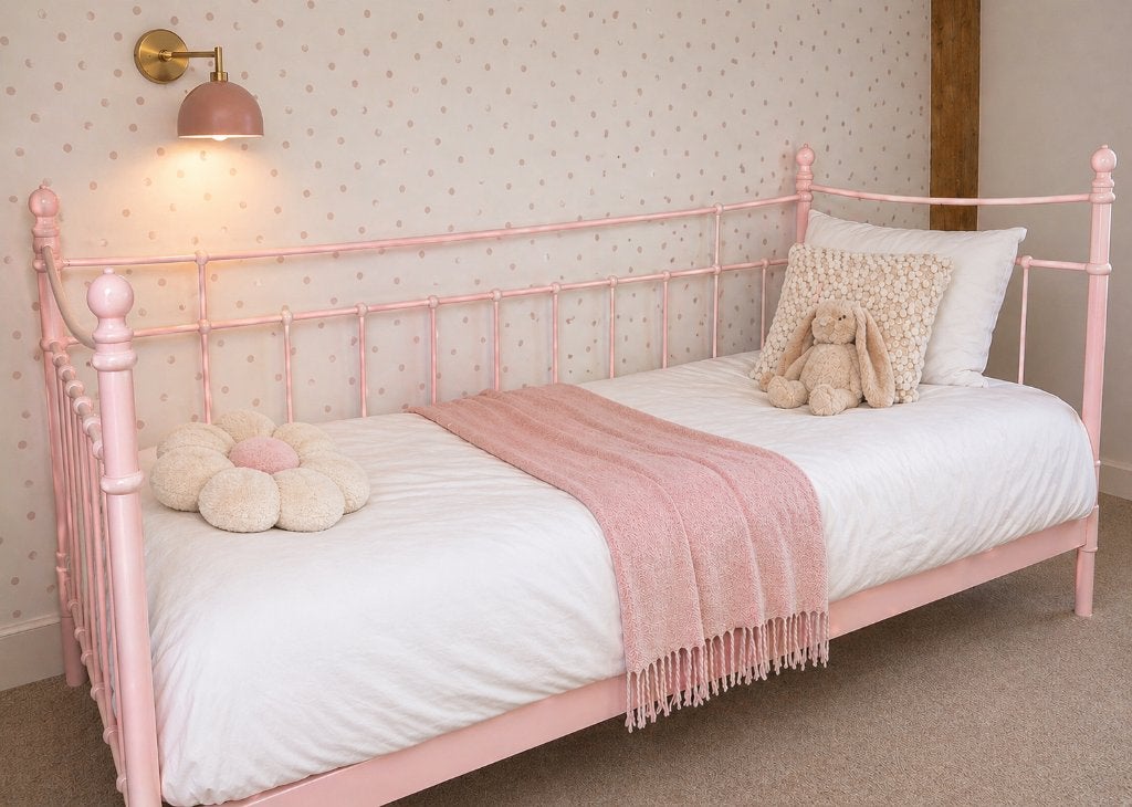 Roze IKEA bed, Ophalen, 85 tot 100 cm, Zo goed als nieuw, Lattenbodem