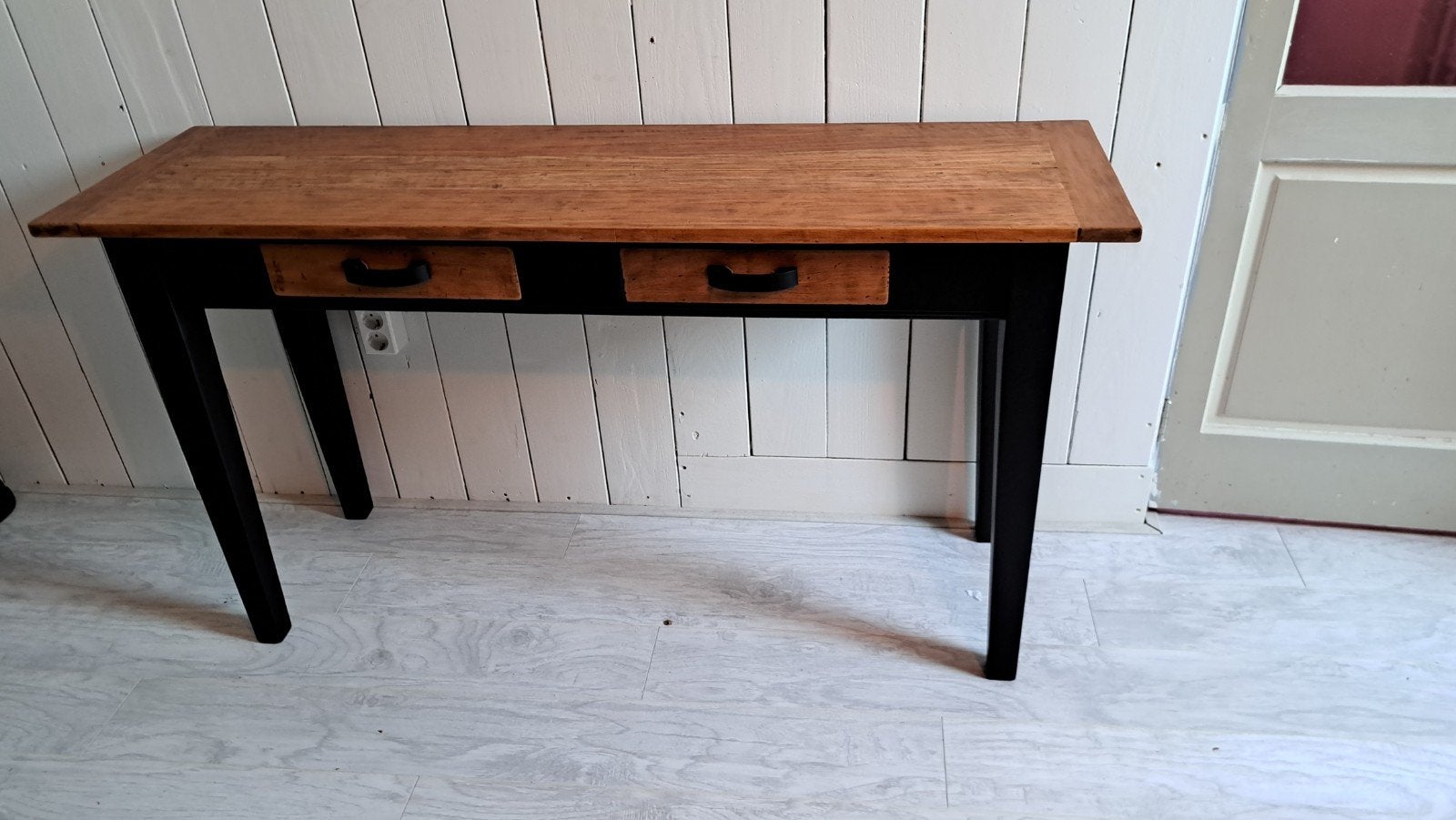 Nette massief houten sidetable met 2 leren handgrepen, Ophalen, Gebruikt, 100 tot 150 cm, Overige houtsoorten