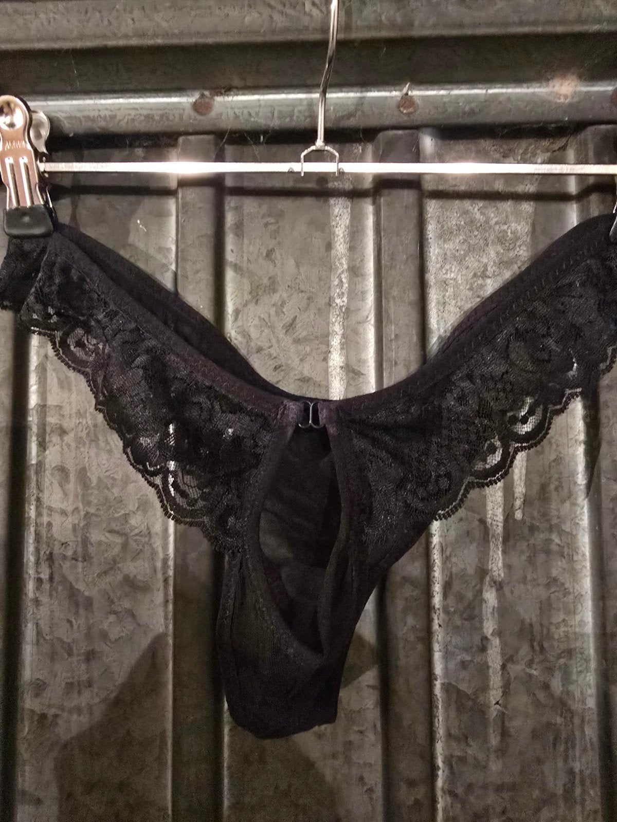 Zwarte kanten string met open kruis, Verzenden, Zwart