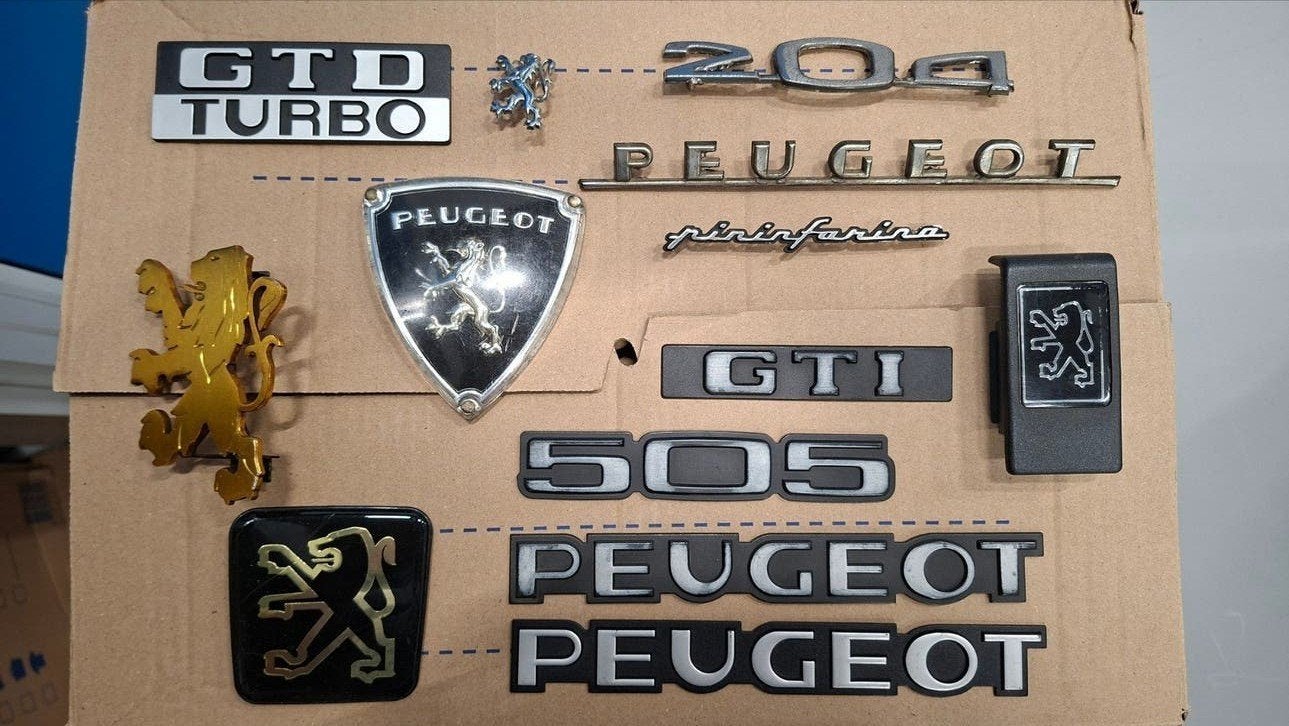 Diverse Peugeot Emblemen en Badges - Origineel, Ophalen of Verzenden, Gebruikt, Achter, Peugeot