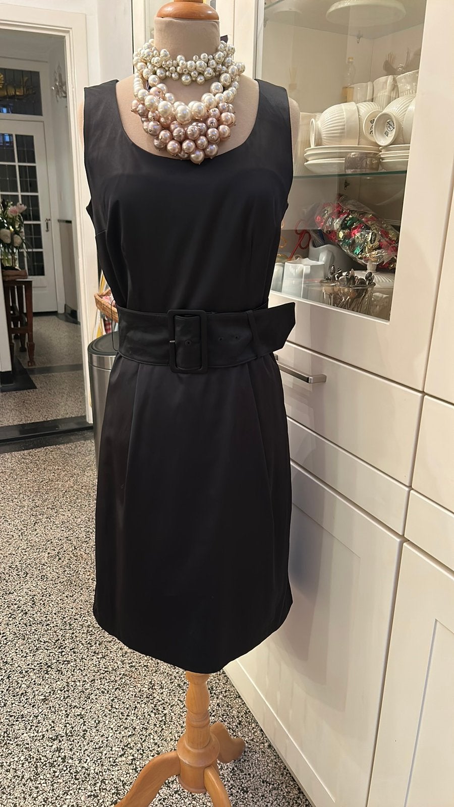 NIEUWE zwart satijnen cocktail/feestjurk, gevoerd, mt 38, Maat 38/40 (M), Zwart, Nieuw, Ophalen of Verzenden