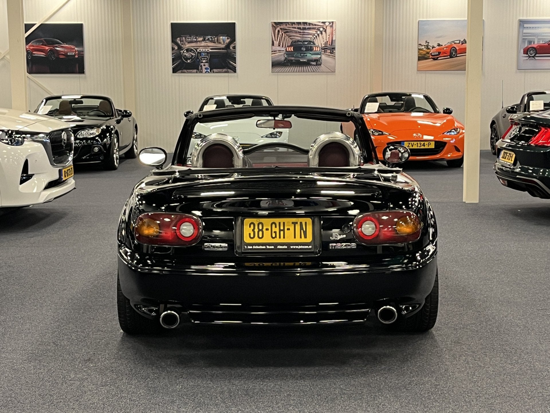 Mazda MX-5 NA Roadster 1.6i Miata Black-Red Edition CDN Post, foto 12