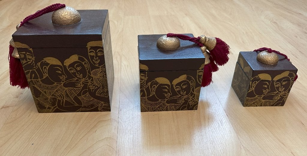 Decoratieve doosjes met kwast, passen in elkaar, Ophalen of Verzenden, Zo goed als nieuw, Rood, Oosters