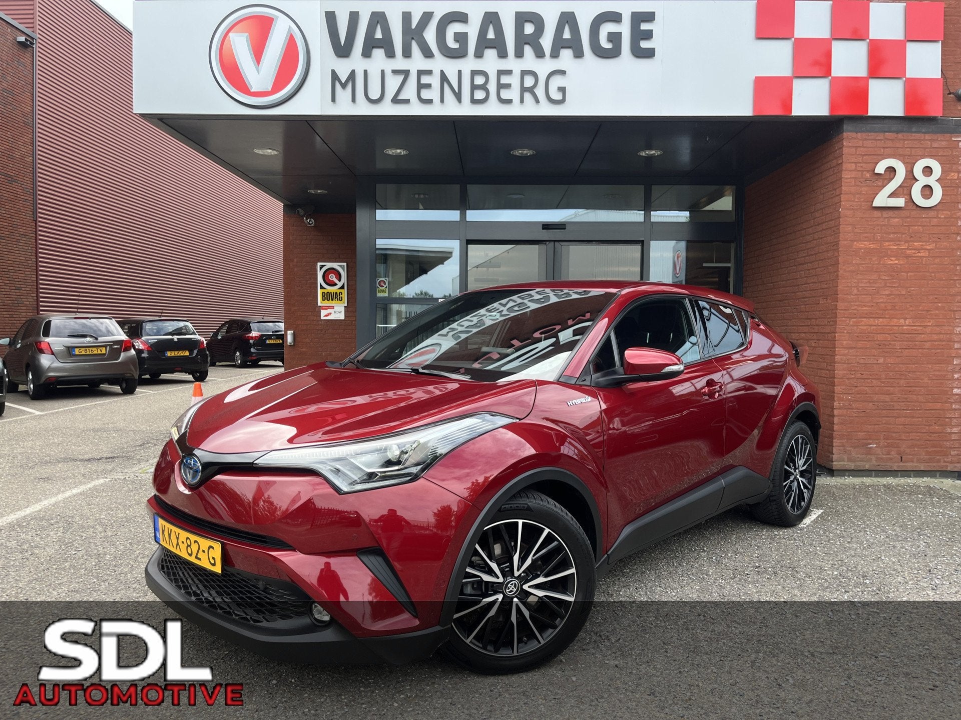 Toyota C-HR 1.8 Hybrid Executive // LED KOPLAMPEN // NAVI //, Dealer onderhouden, Stof, Gebruikt, Zwart