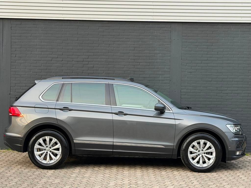 Volkswagen TIGUAN 1.5 TSI ACT Highline LEER PANO NAVI CAMERA, Auto's, 4 cilinders, 150 pk, Leder, Bedrijf