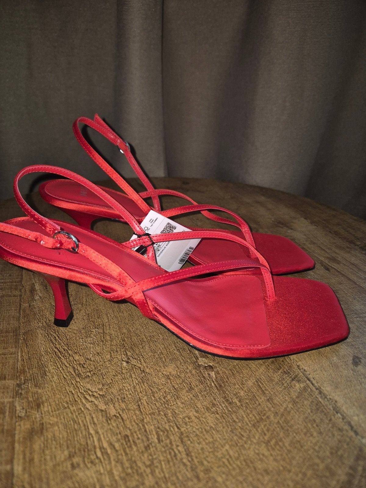 Nieuwe rode sandalen met hak van MNG, maat 40, Kleding | Dames, MNG, Nieuw, Rood, Sandalen of Muiltjes