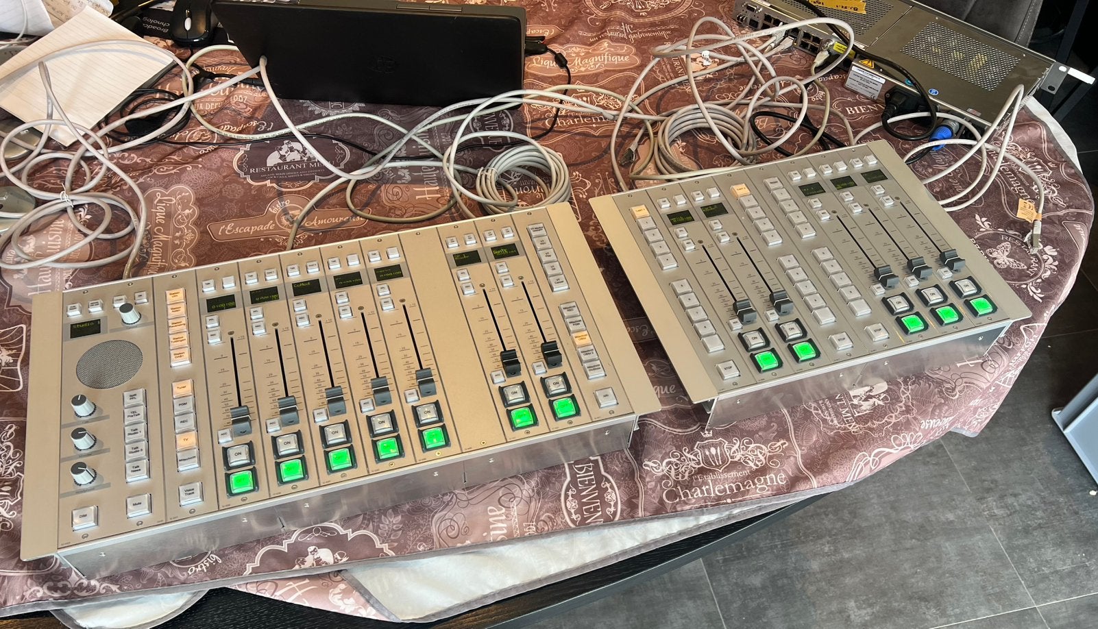 DHD 52/MX 12 fader split unit met dante, Ophalen of Verzenden, Zo goed als nieuw