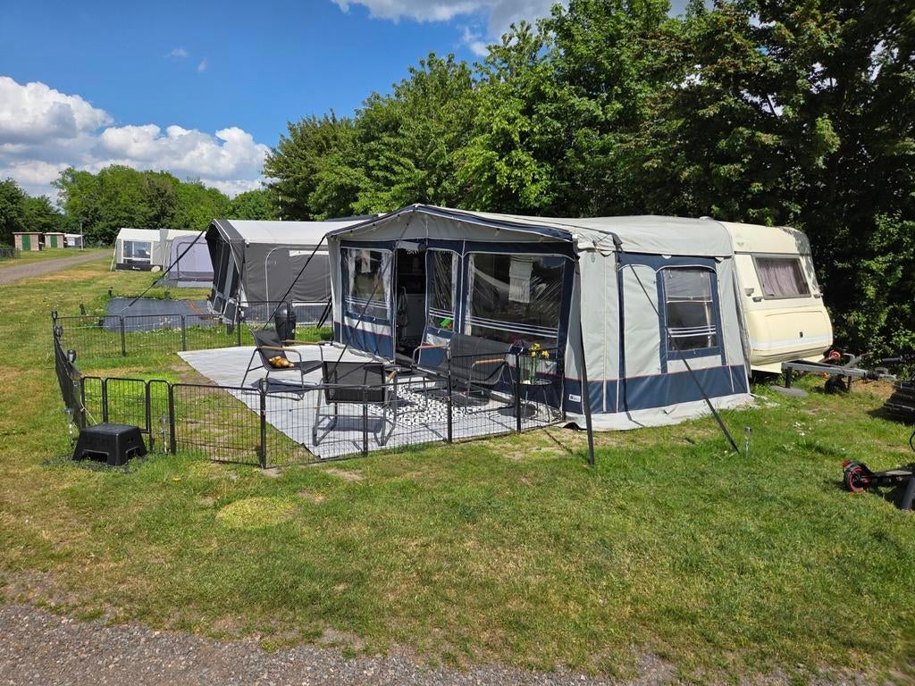 Burstner caravan inclusief seizoensplek RCN zeewolde, Caravans en Kamperen, Vast bed, Treinzit, Particulier, Bürstner