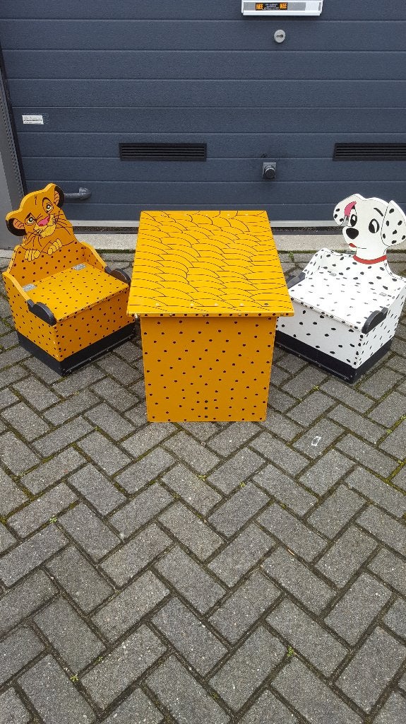 Houten tafel, stoelen Simba en Patch (Vlek), kinderkamer. S8, Tweedehands verkoop, Tweedehands verkoop, Gebruikt, Ophalen of Verzenden