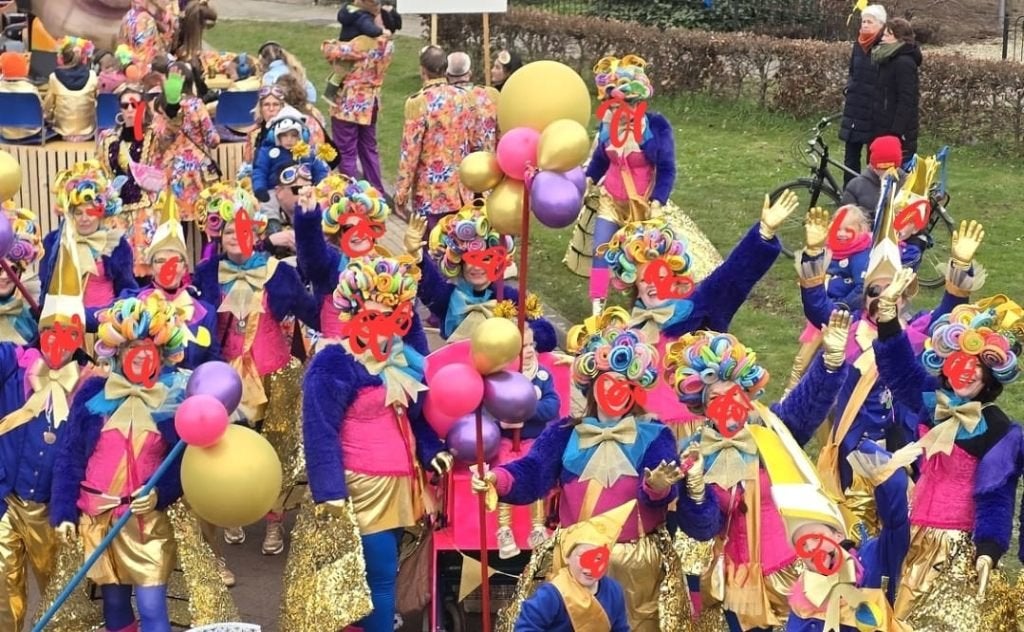 30 carnavals pakken, grote groep, grote partij+vele extra's, Ophalen, Gebruikt, Jongen of Meisje