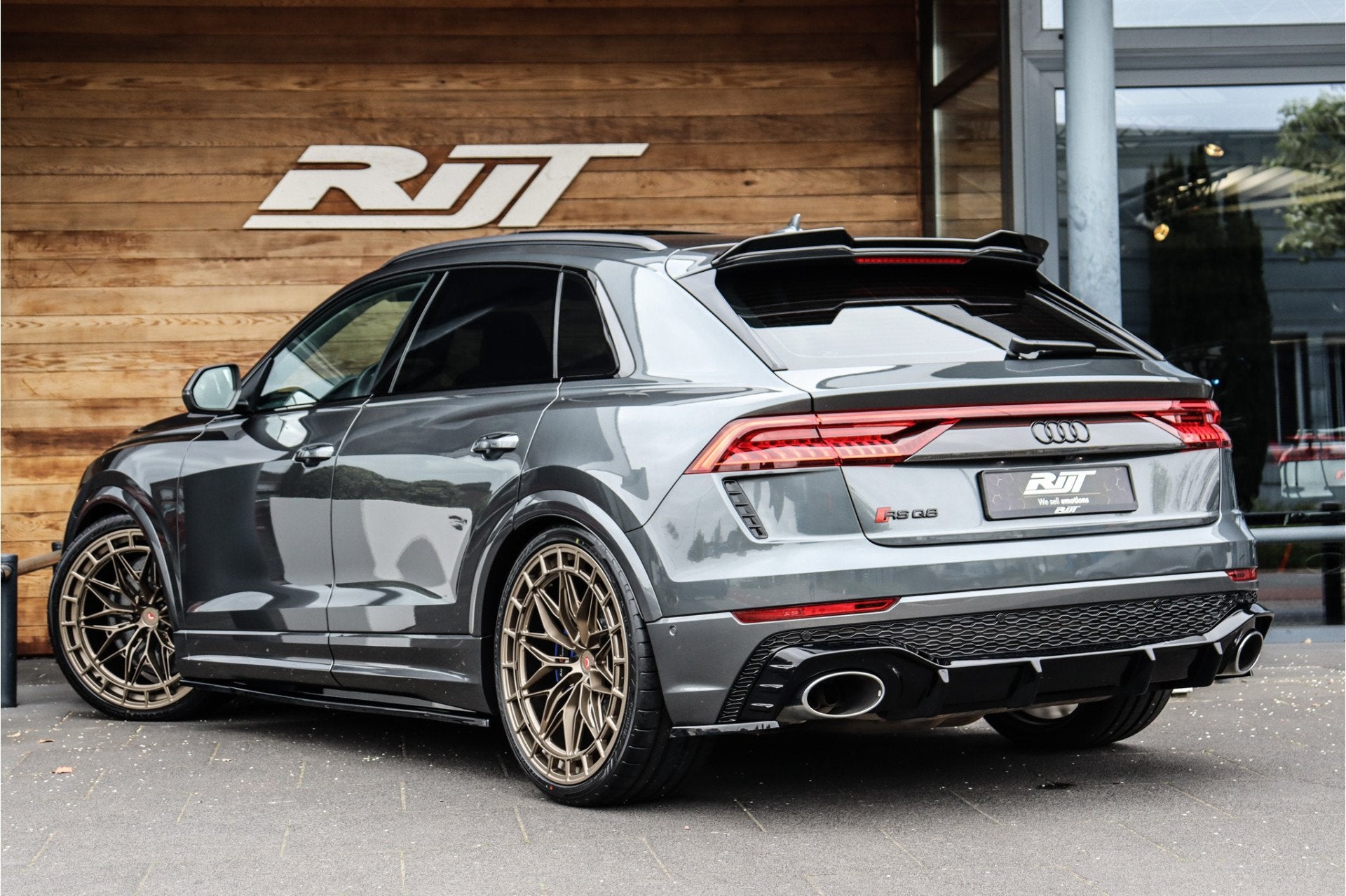 Audi RSQ8 4.0 V8 *Keramisch/Carbon exterieur/Alcantara/360/B, Auto's, Dealer onderhouden, Gebruikt, Bedrijf, Vierwielaandrijving
