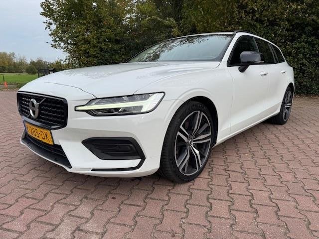 Volvo V60 2.0 B3 163PK MOMENTUM ADV/CAM/ACRUISE/ACARPLAY, Auto's, Volvo, Euro 6, 4 cilinders, 1969 cc, Origineel Nederlands