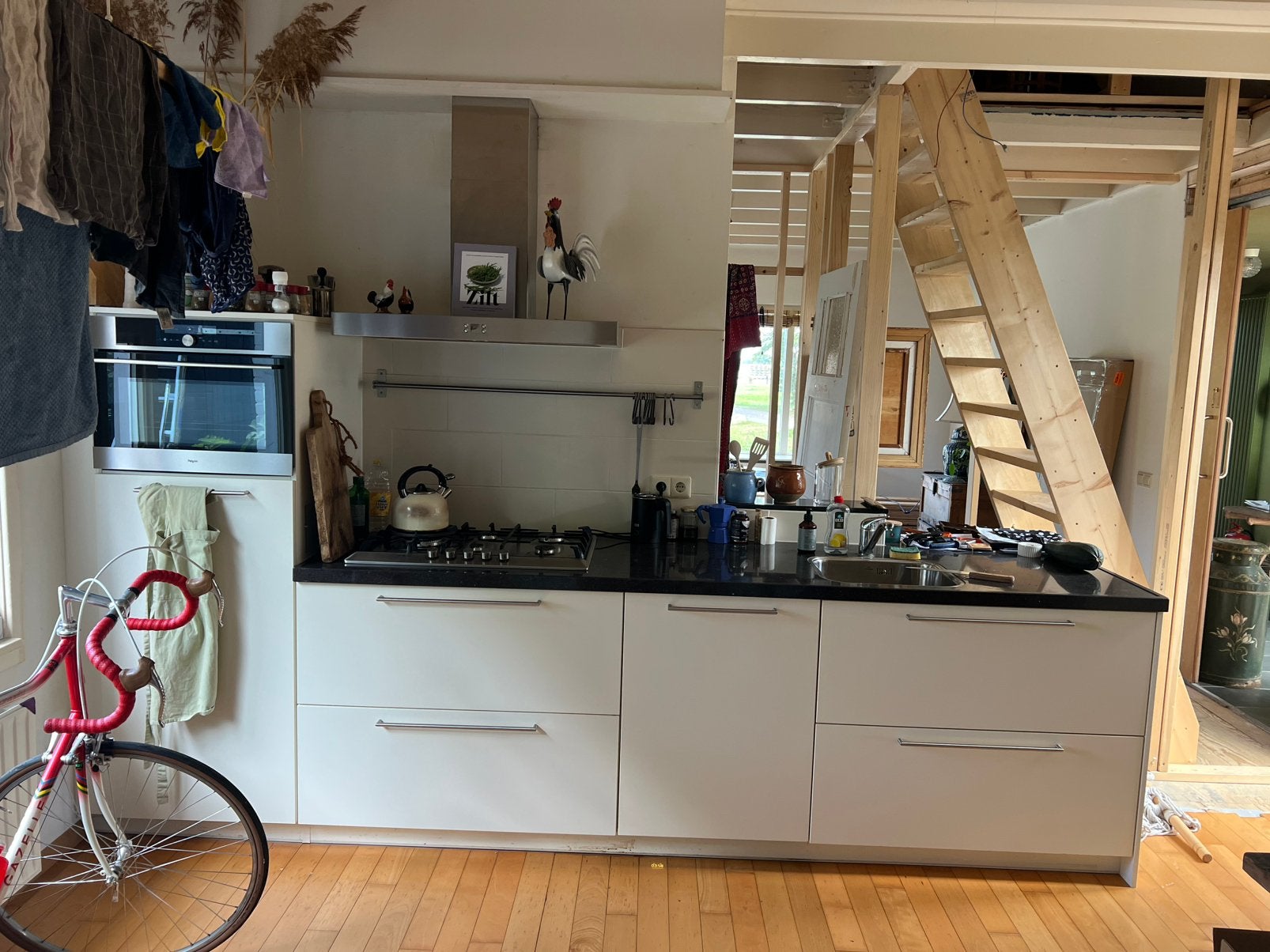Moderne witte keuken excl apparatuur of alleen blad, Ophalen, Zo goed als nieuw, Wit, Enkelwandige keuken