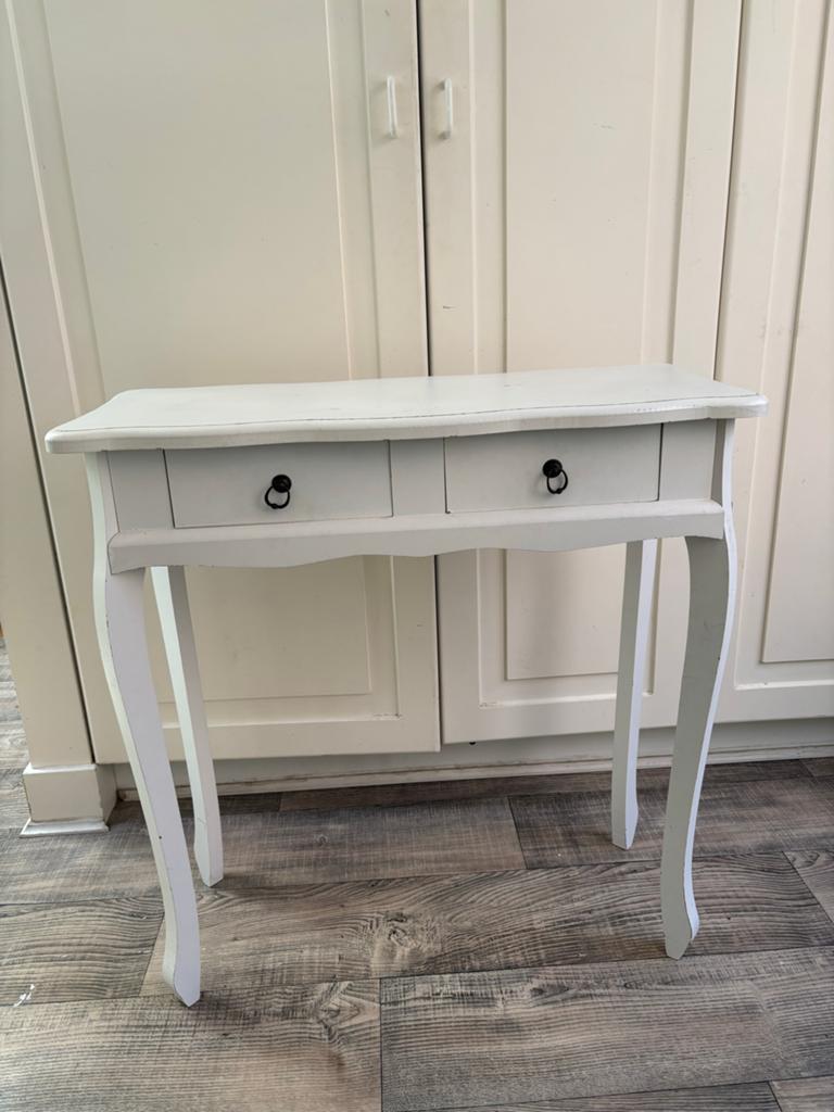 Witte sidetable met 2 lades - Klassiek design, Huis en Inrichting, Tafels | Bijzettafels, Ophalen, Gebruikt, 75 cm of meer, 60 cm of meer