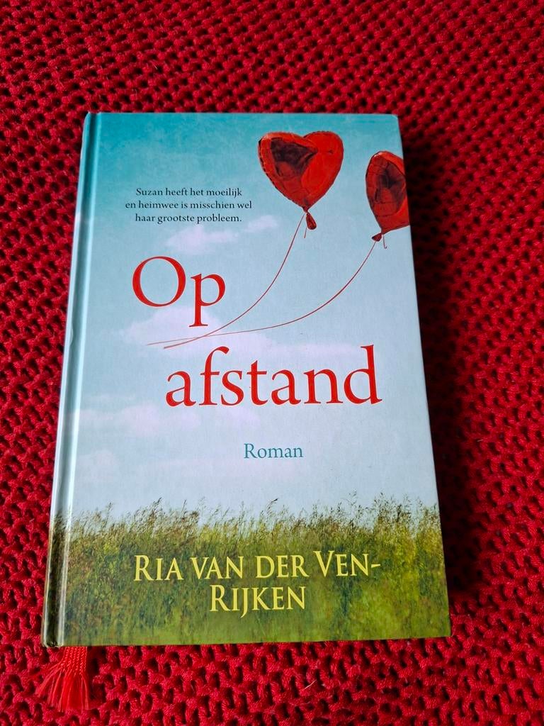 Op afstand - Ria van der Ven-Rijken (Roman, 223 blz.), Ophalen of Verzenden, Gelezen, Ria van der Ven-Rijken