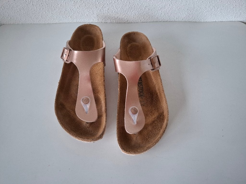 Birkenstock MAAT 39 Rosè goud slippers Gizeh bijna nieuw !, Slippers, Overige kleuren, Verzenden, Zo goed als nieuw